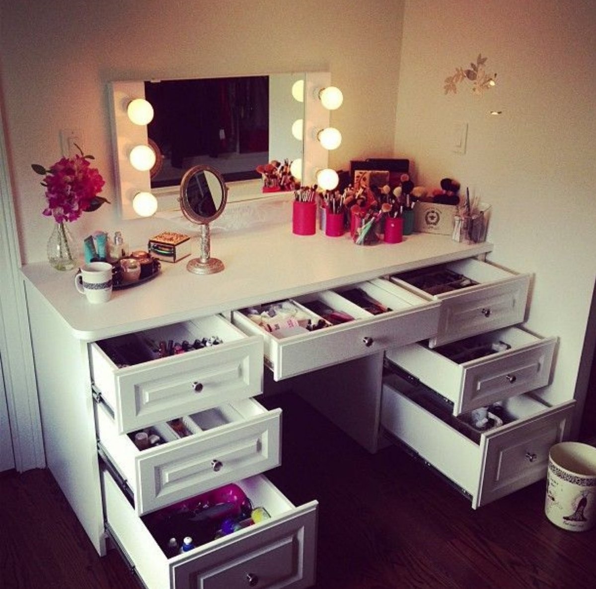 Makeup desk with lights