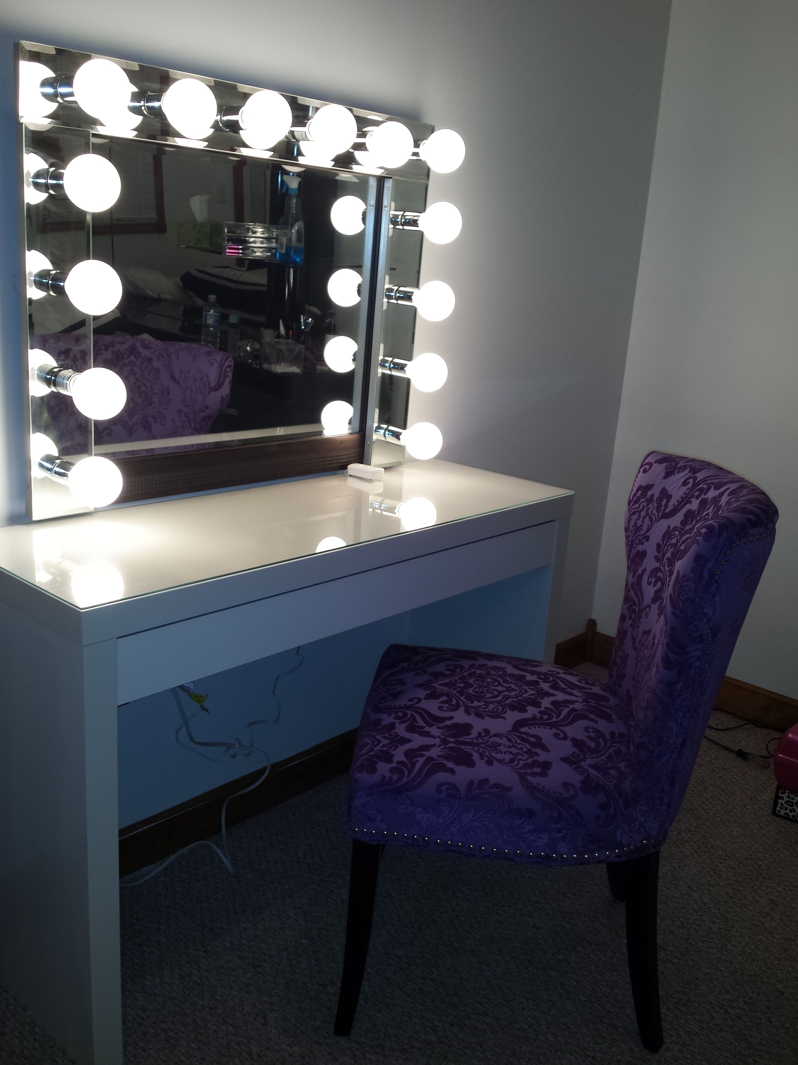 Vanity mirror with lights hollywood style