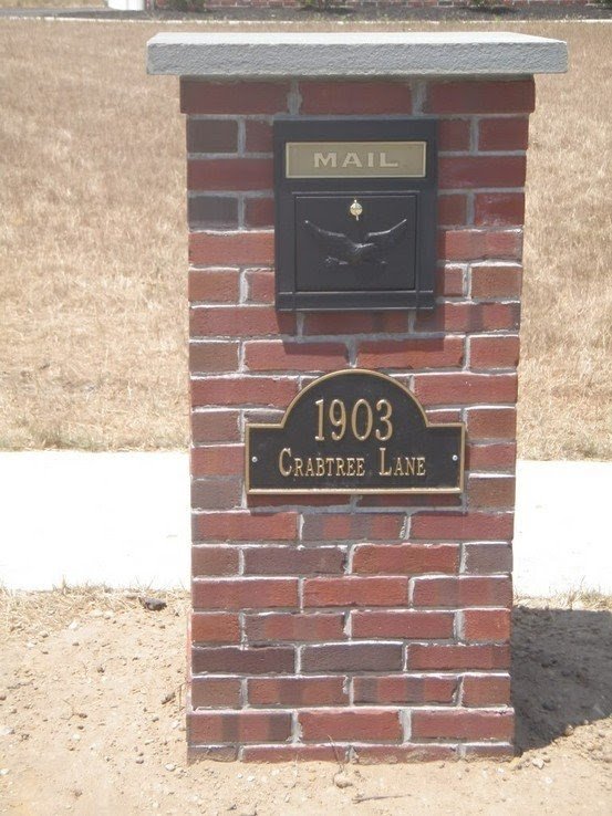 Mailbox number plaque