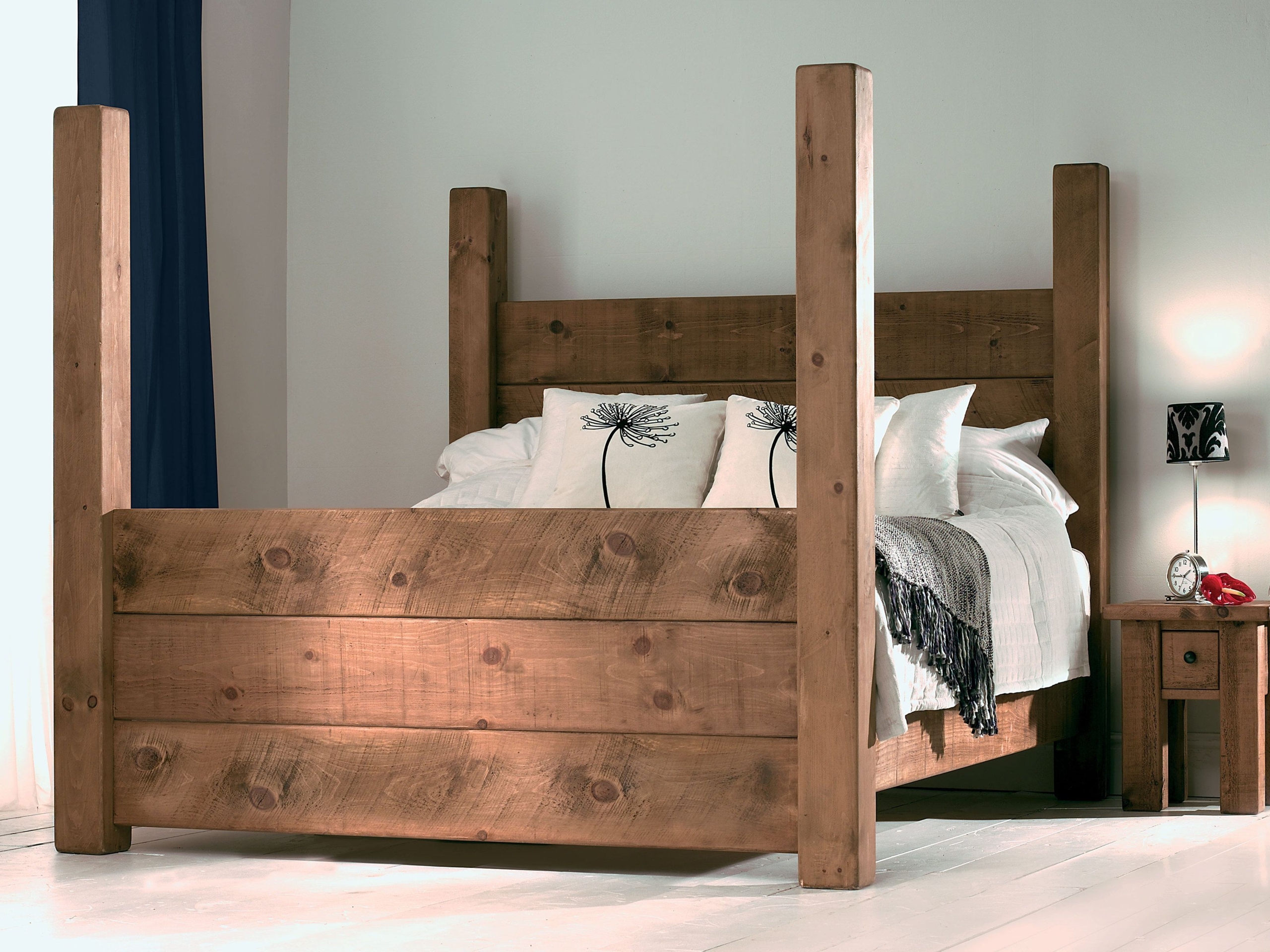 Rustic four deals poster bed