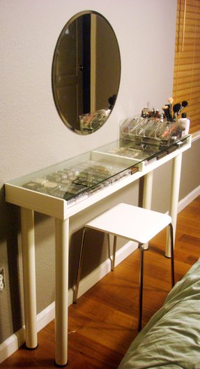 Small Vanity Table For Bedroom Ideas On Foter