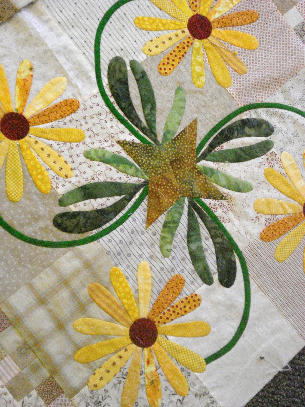 Floral patchwork quilts 25