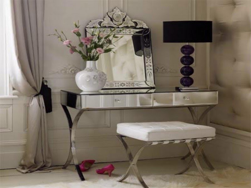 Pretty vanity table