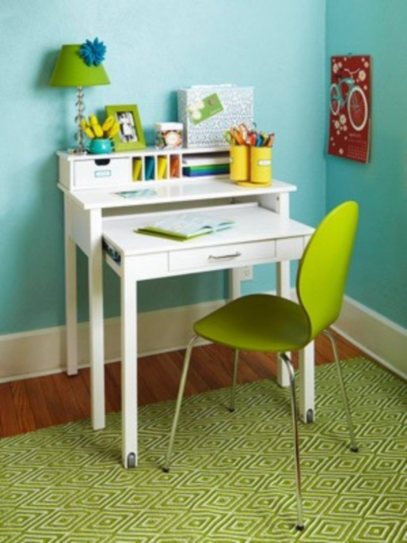 desk for small space with drawers