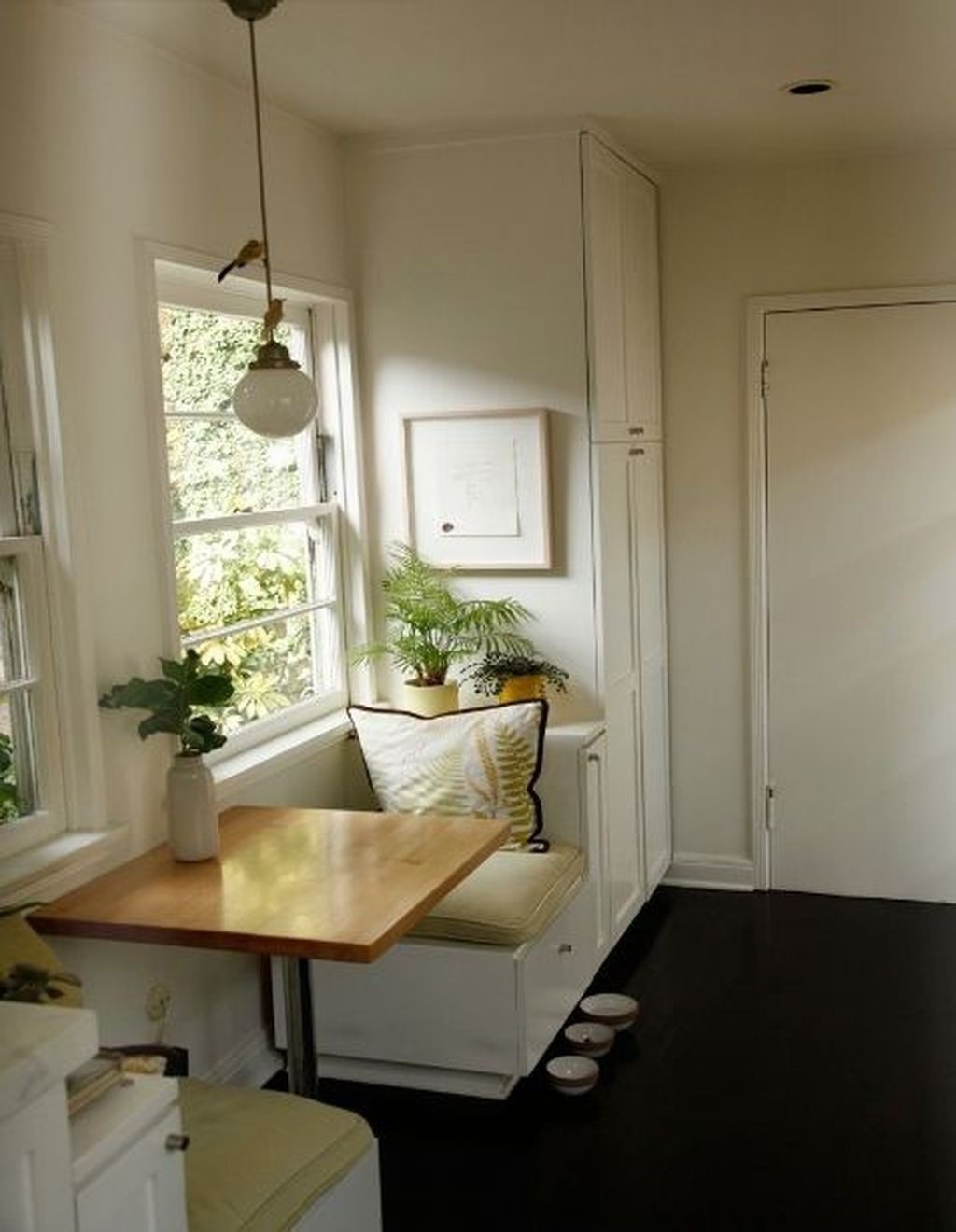 https://foter.com/photos/257/breakfast-nooks-for-small-kitchens.jpg