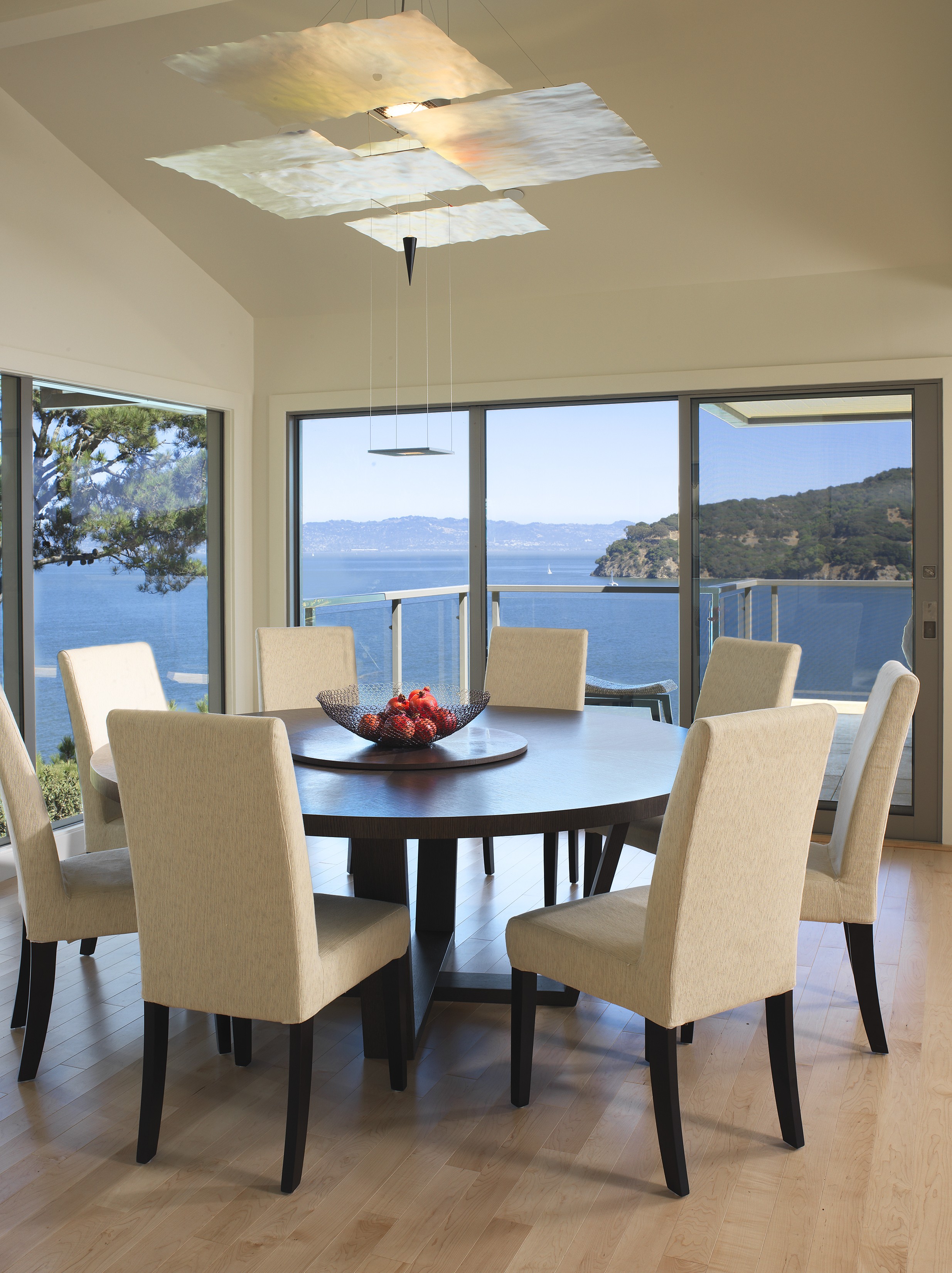 10 person round dining table