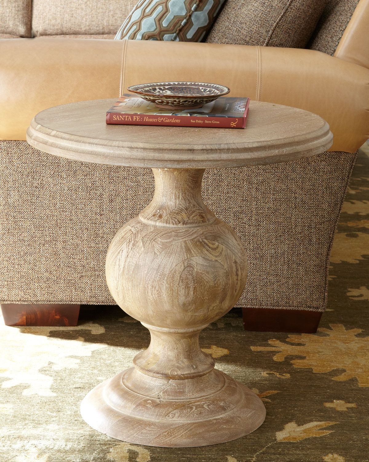 Natural wood 2025 pedestal side table