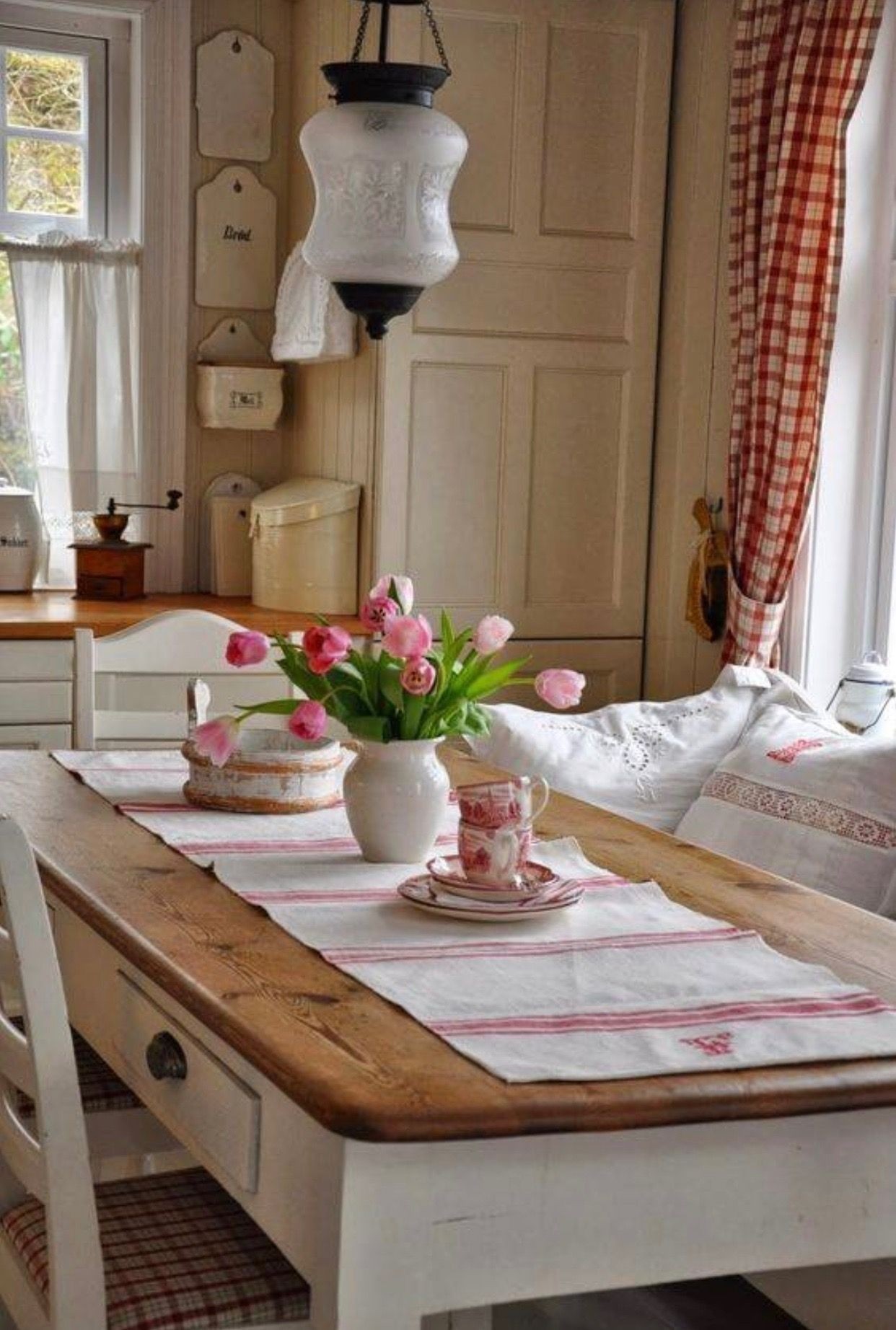 Dining table with drawers and online bench