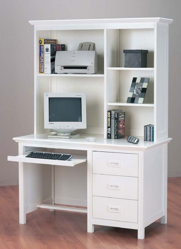 Kids computer desk with hutch