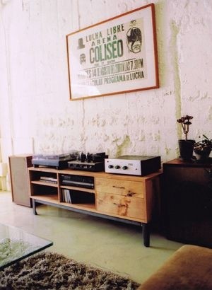 Turntable cabinet