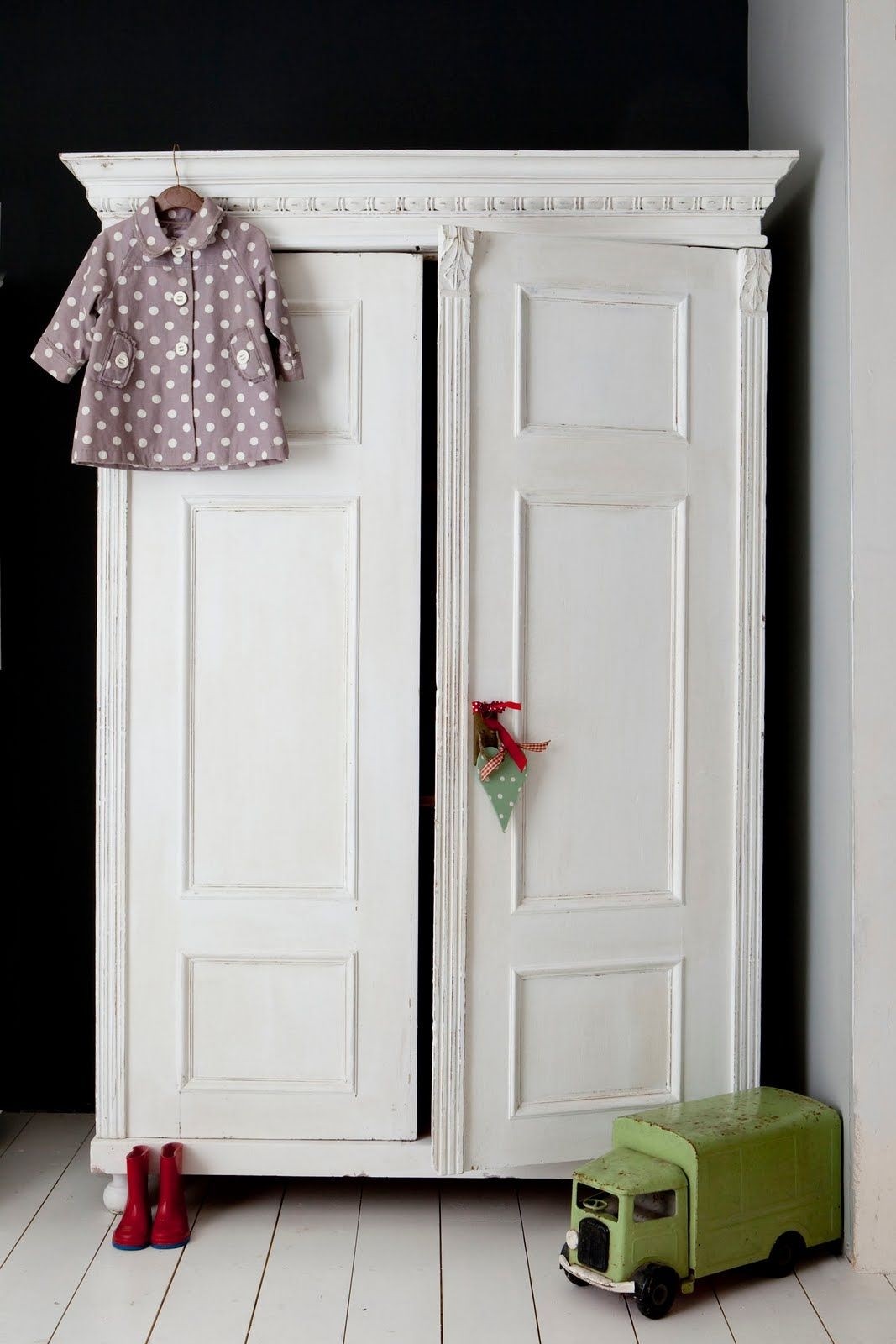 armoire for hanging coats