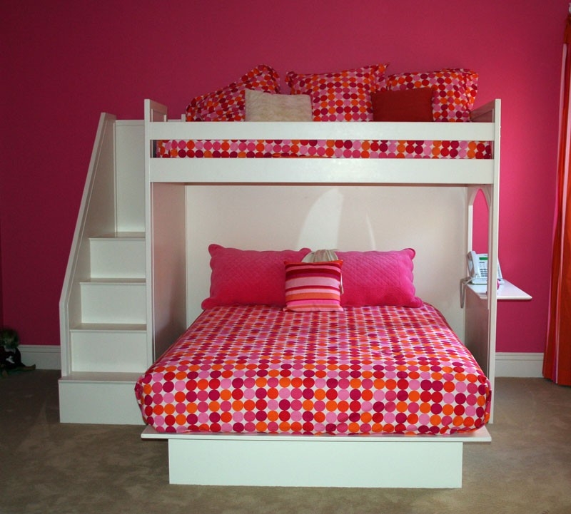 Full size kid bed