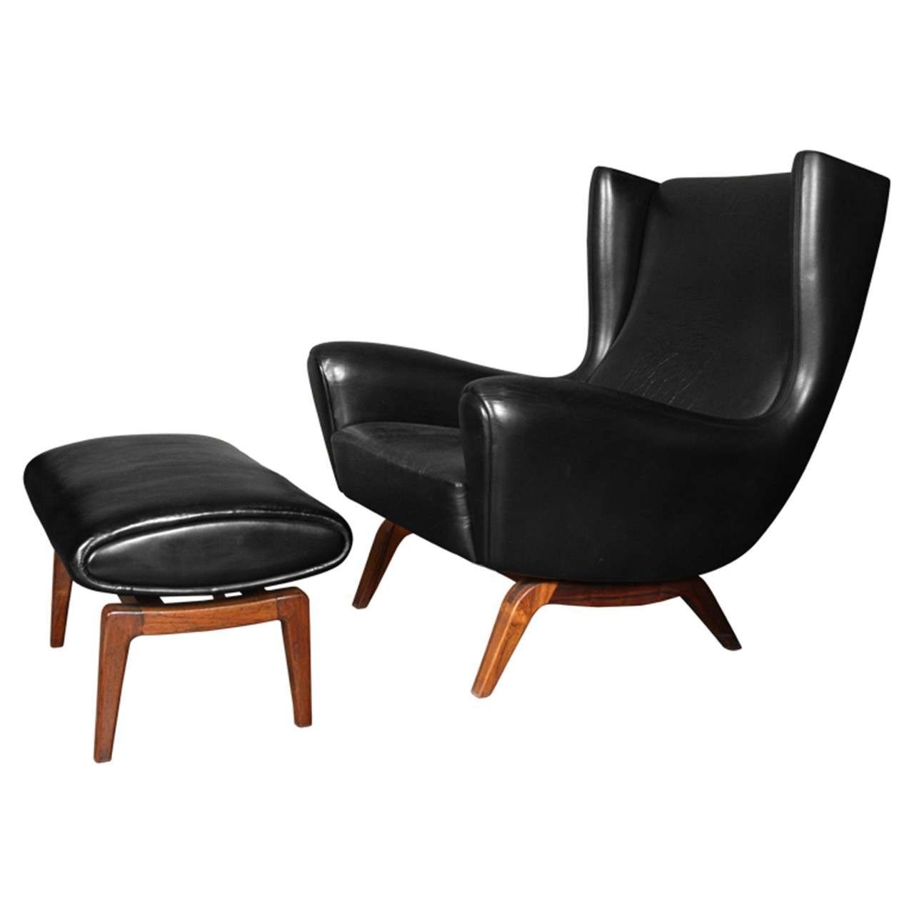 Illum wikkels model 110 black leather chair ottoman