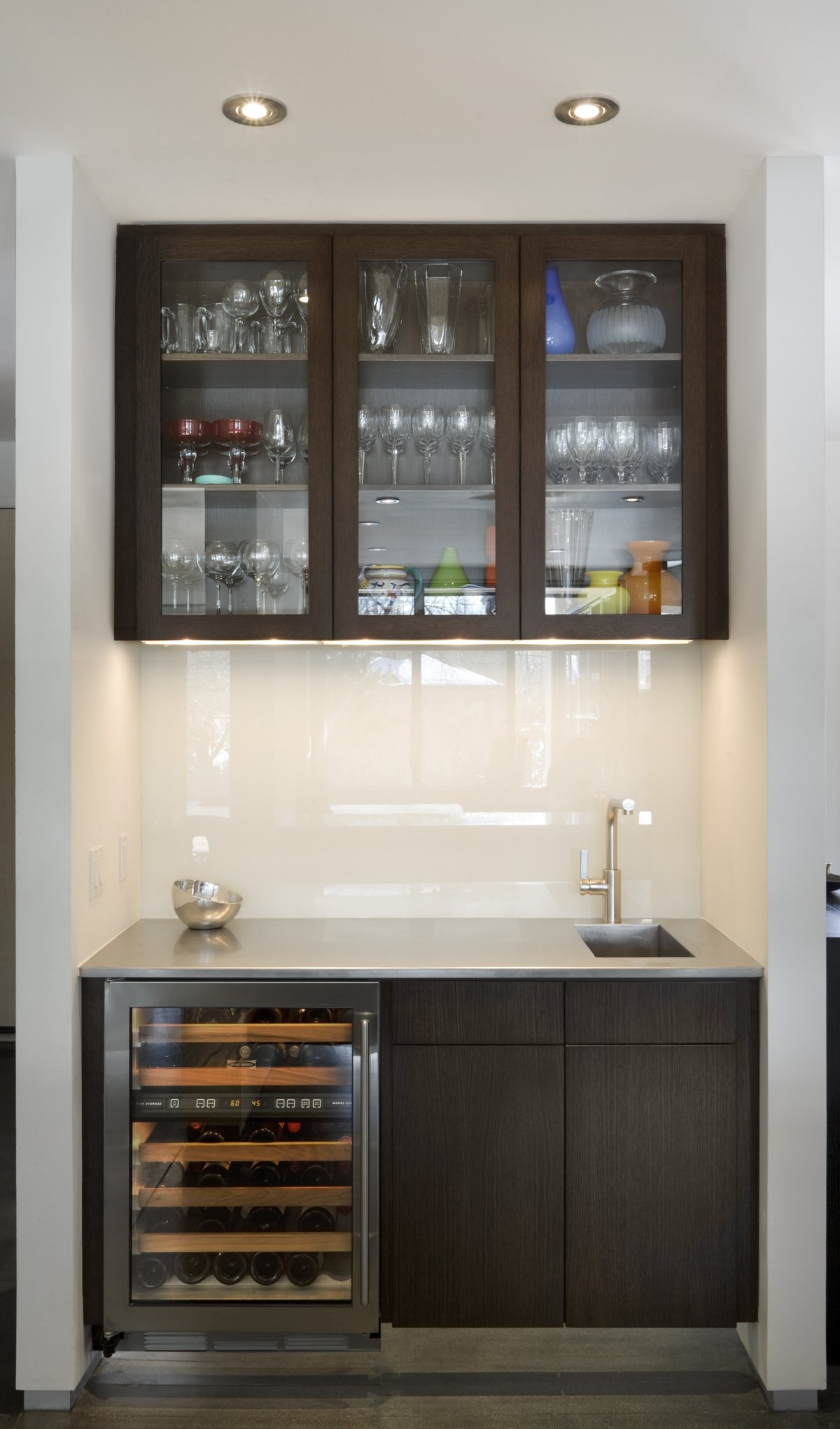 Wet bar cabinets for home