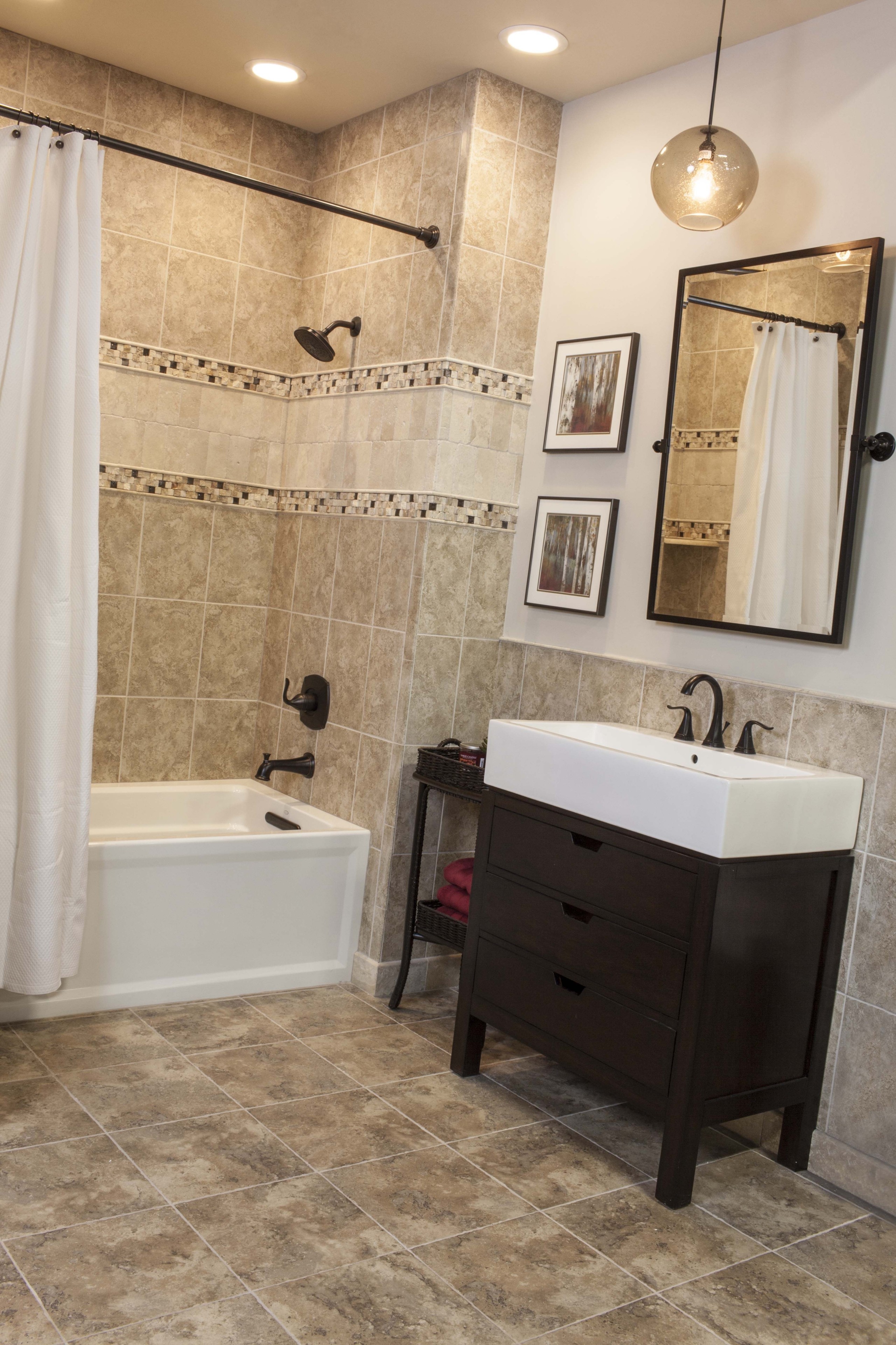 Travertine Bathroom Ideas / Bathroom Travertine Tile In Shower Layjao / From cement floors to bathroom backsplash ideas that include marble and vibrant subway tile hues, material choices can add plenty of personality to a bath.