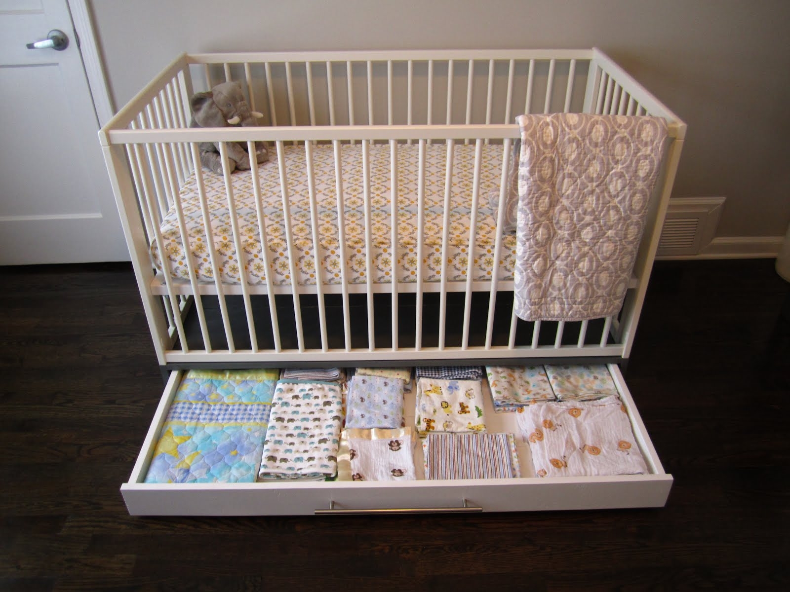 Cribs with storage 2