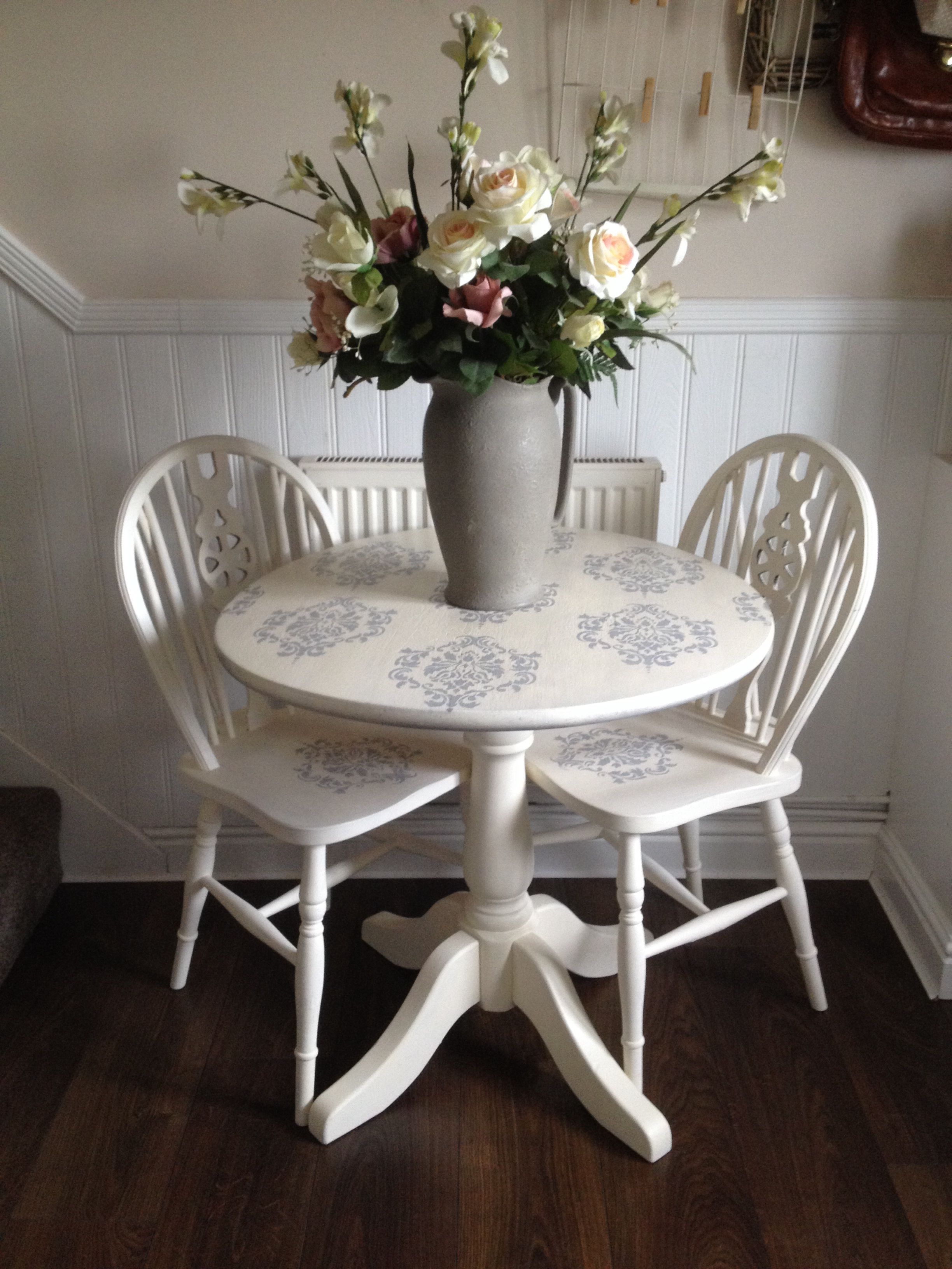 children's bistro table and chairs