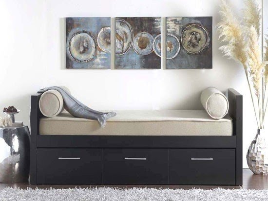 Contemporary daybed with pop up trundle 1