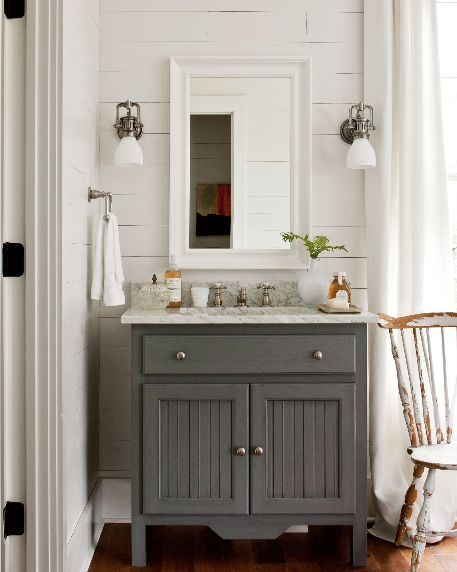 Coastal Bathroom Vanities Ideas on Foter