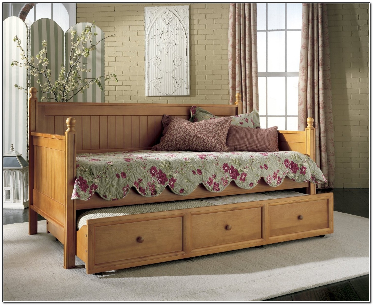 Wood deals trundle daybed