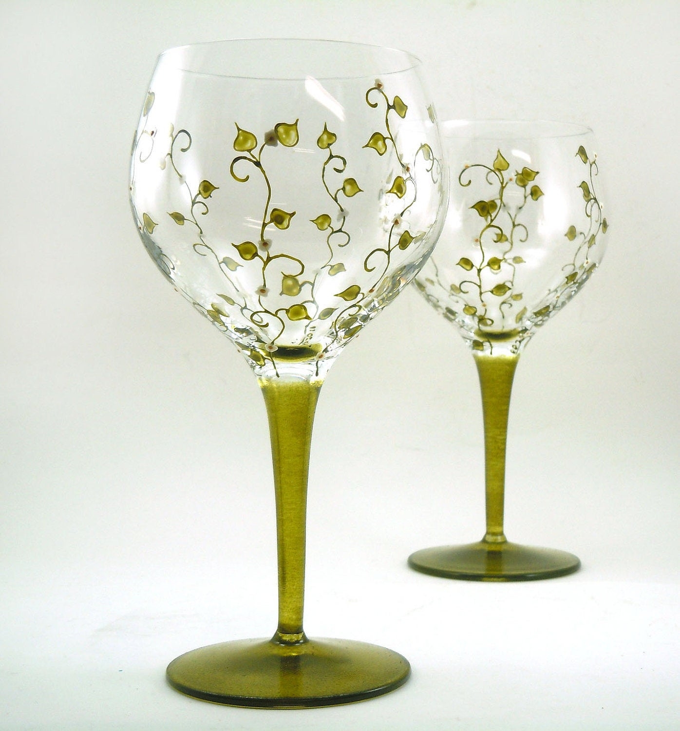Hand blown glass wine glasses 3
