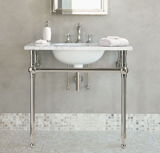Pedestal sink with metal legs