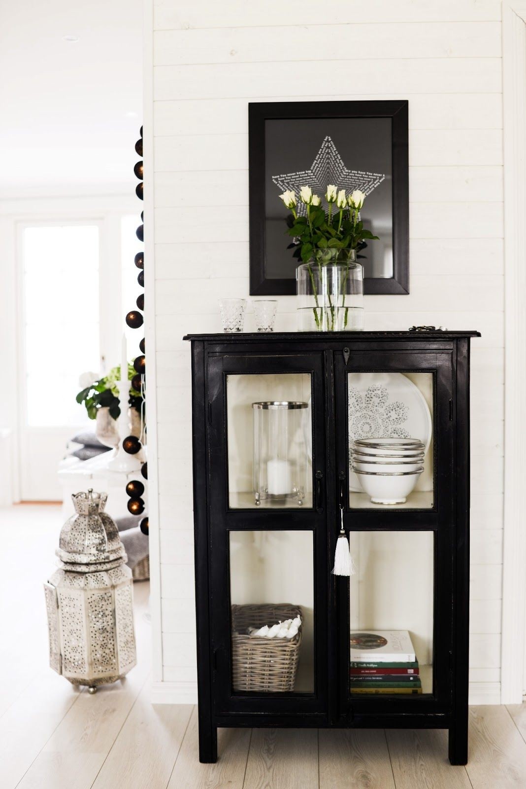 Narrow glass deals cabinet