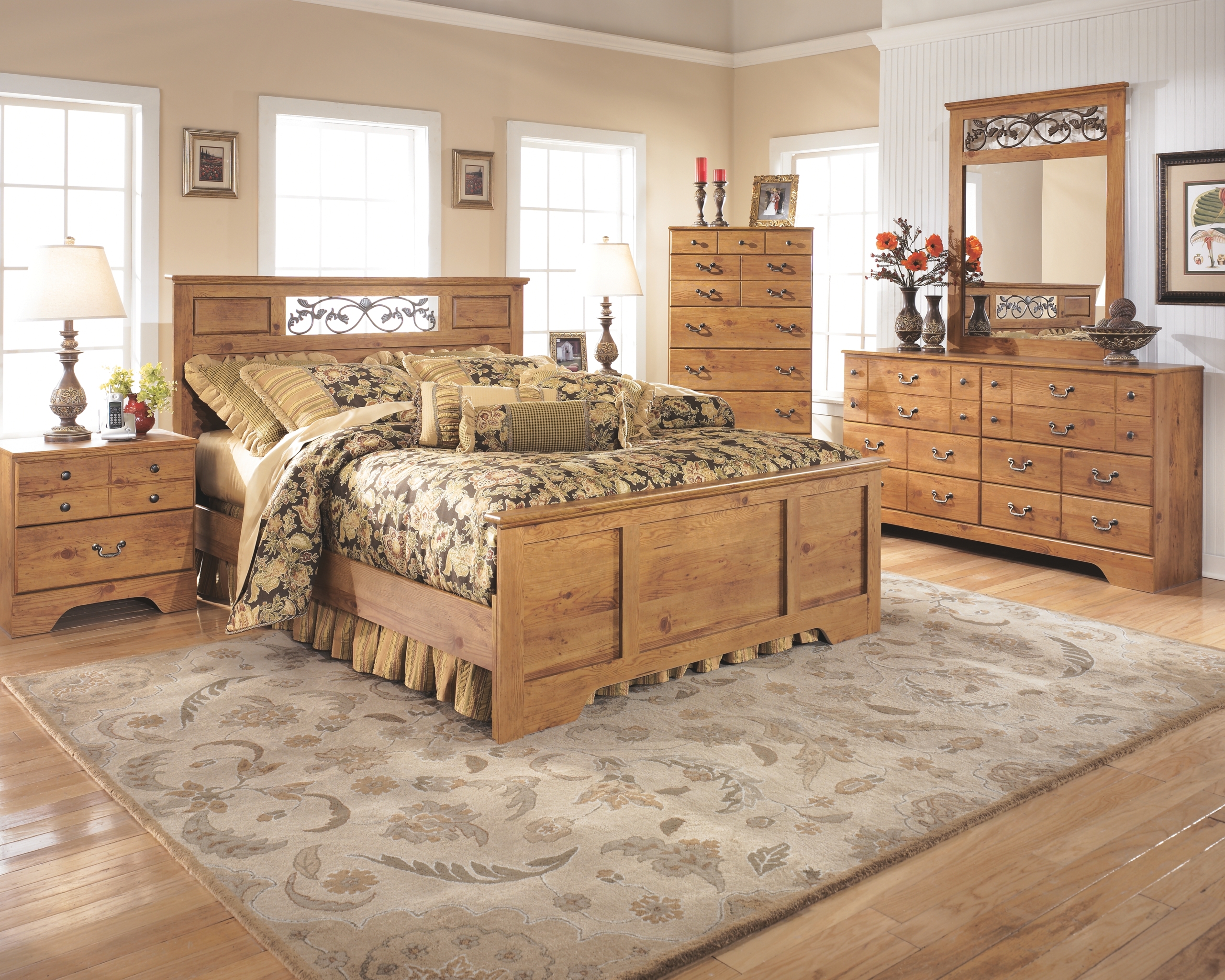 Pine wood 2024 bedroom set