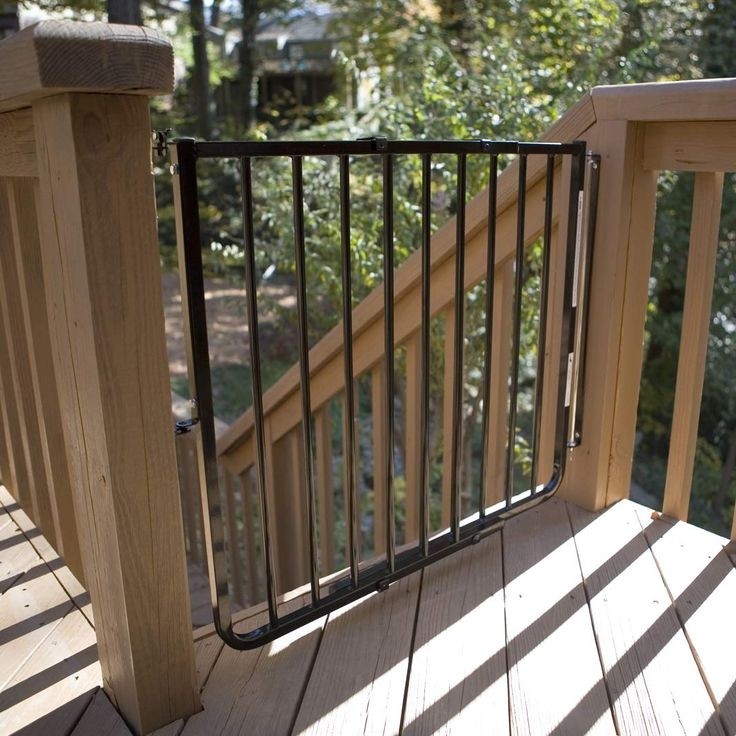 Outdoor dog store gate for deck