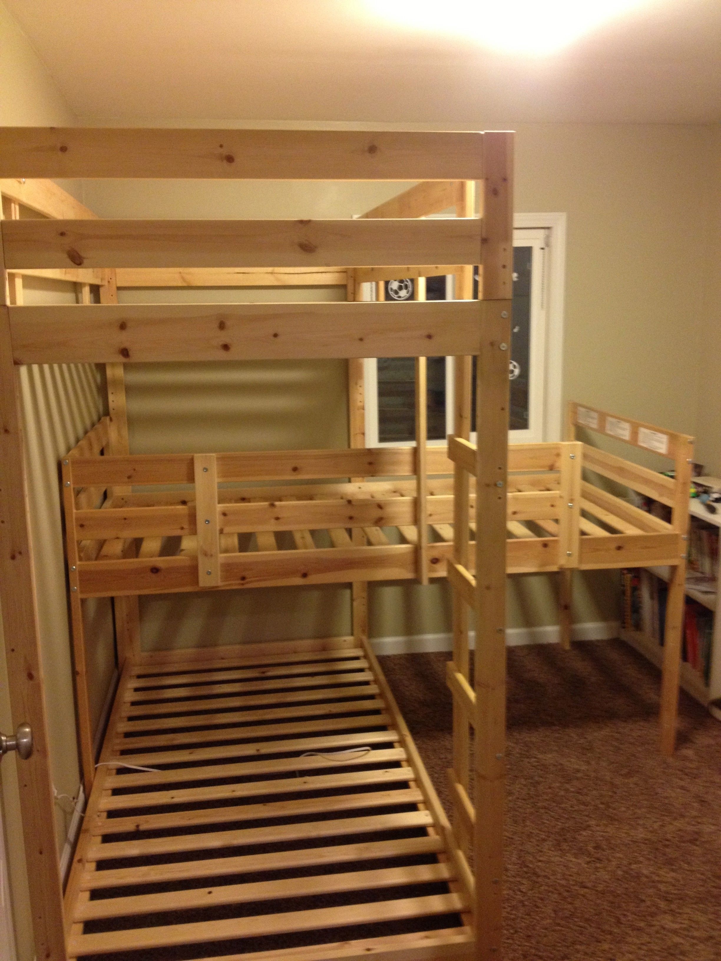 triple corner bunk bed
