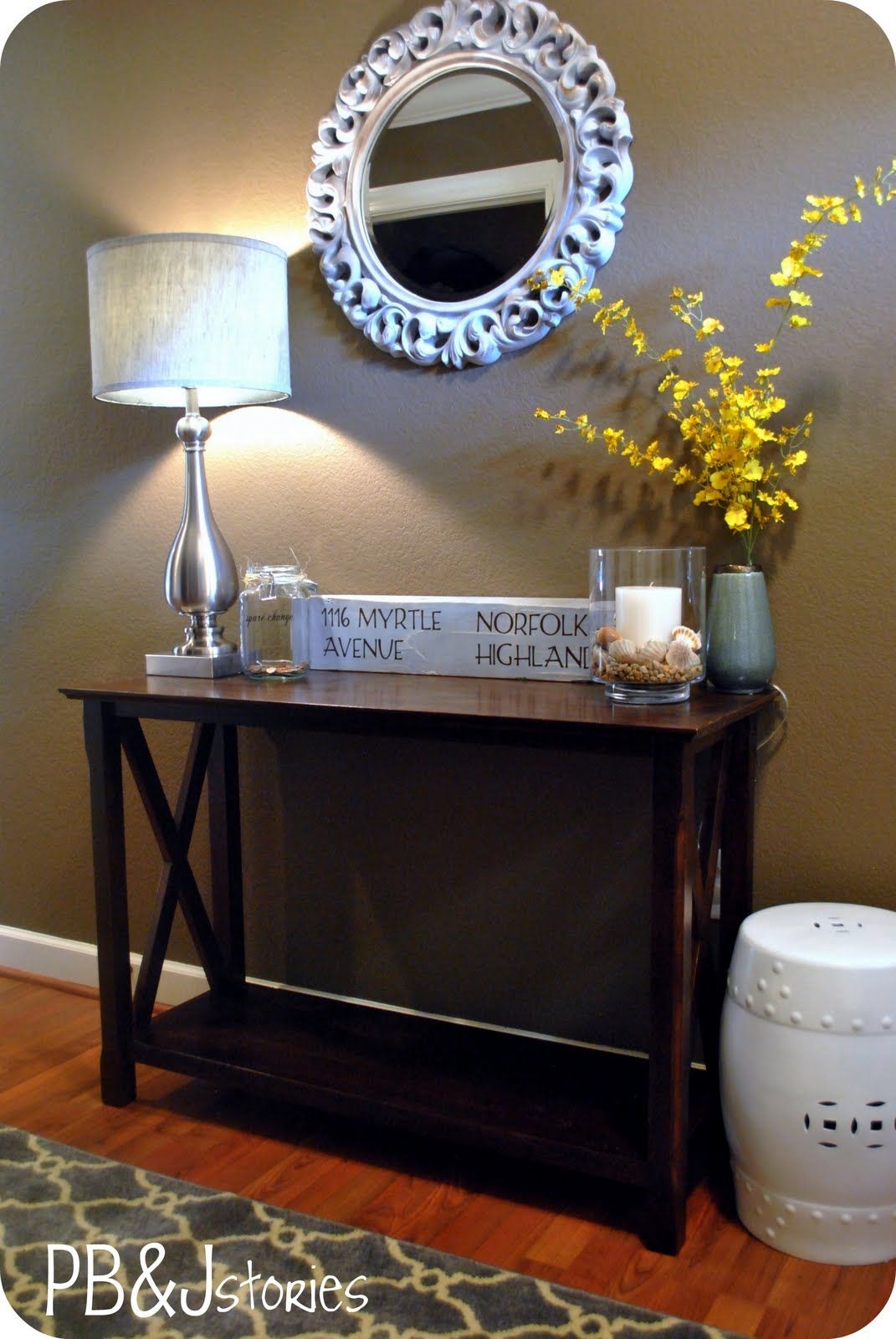 foyer table set