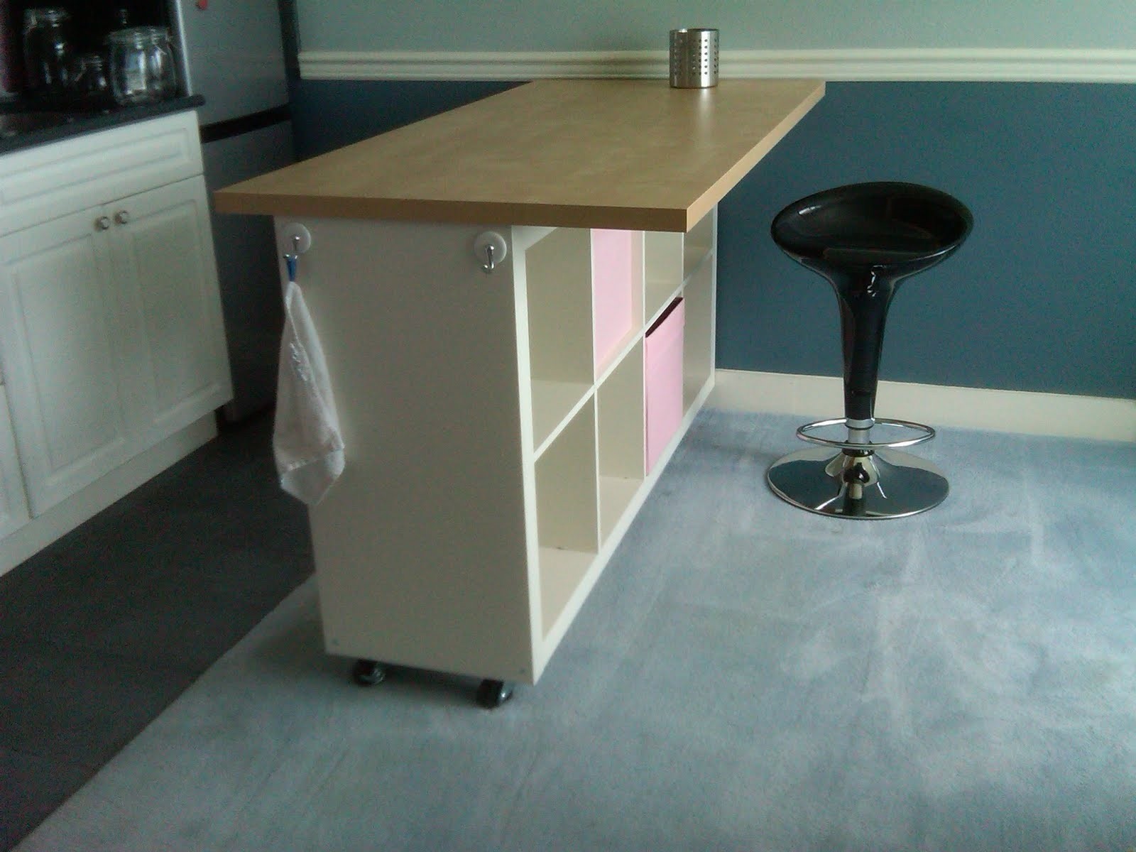 kitchen island table on casters