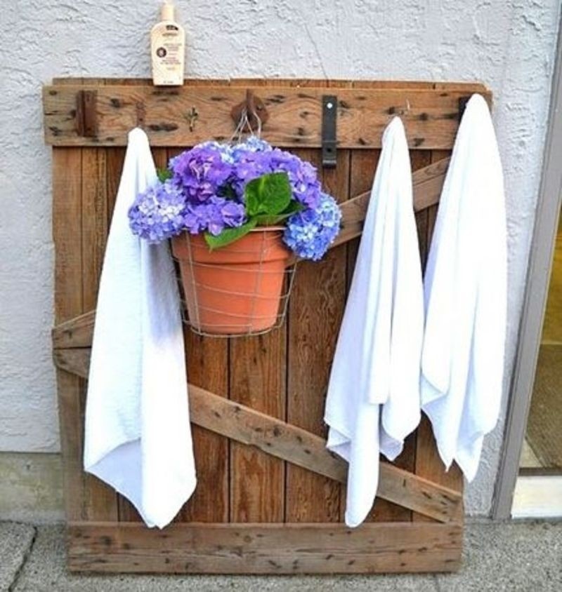 Wood towel racks