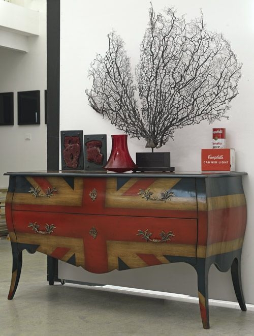 Bombe chest of drawers 5
