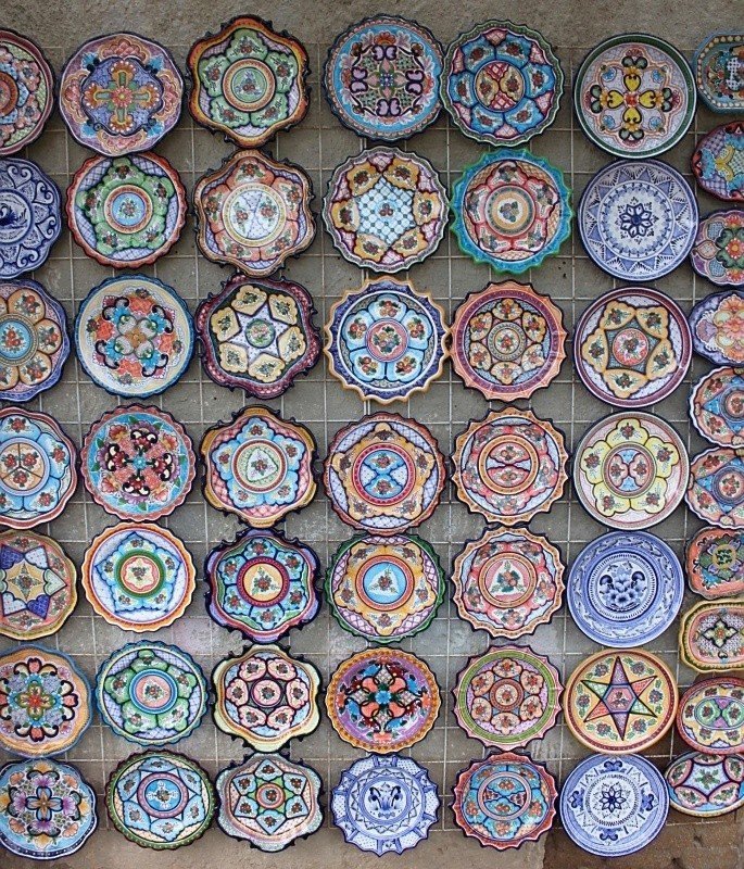 Decorative ceramic wall plates