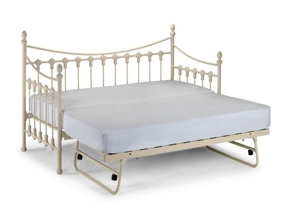 White metal daybed with trundle 1