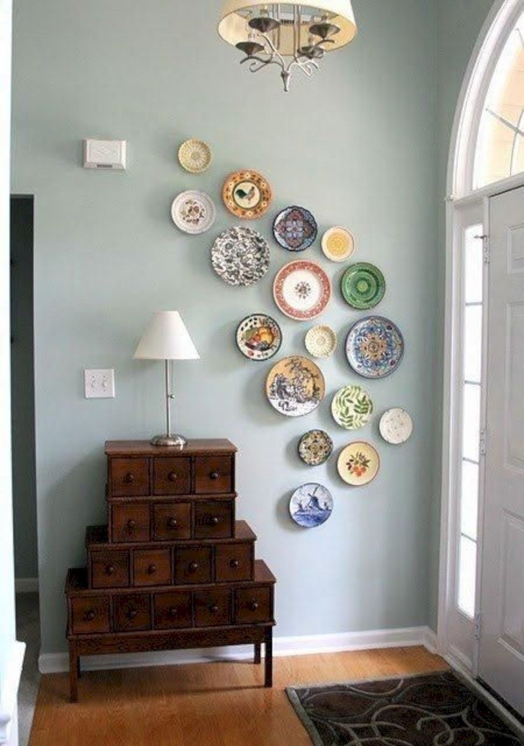 Decorative plates for wall hanging