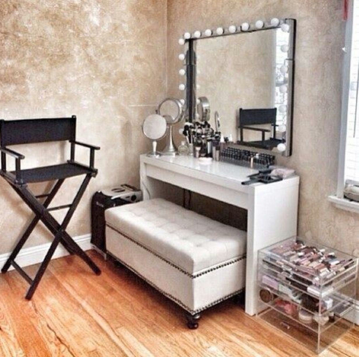 10 Best Modern Makeup Vanity Tables - Foter