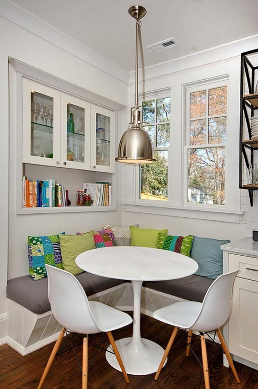 29 Breakfast Corner Nook Design Ideas - DigsDigs