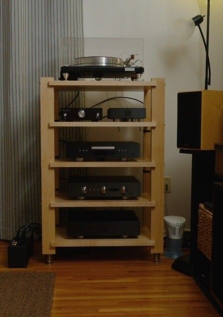 Stereo table