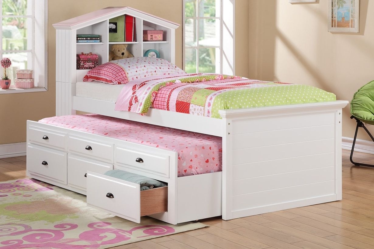 Trundle bed with bookshelf