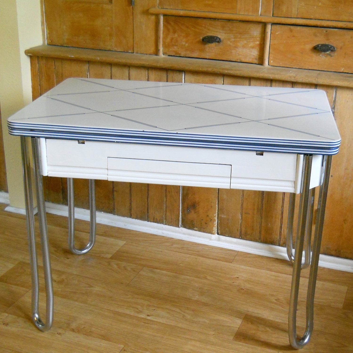 old fashioned metal kitchen table