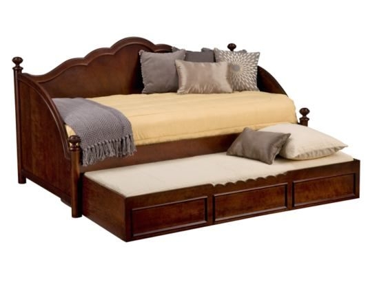 White wood deals daybed with trundle