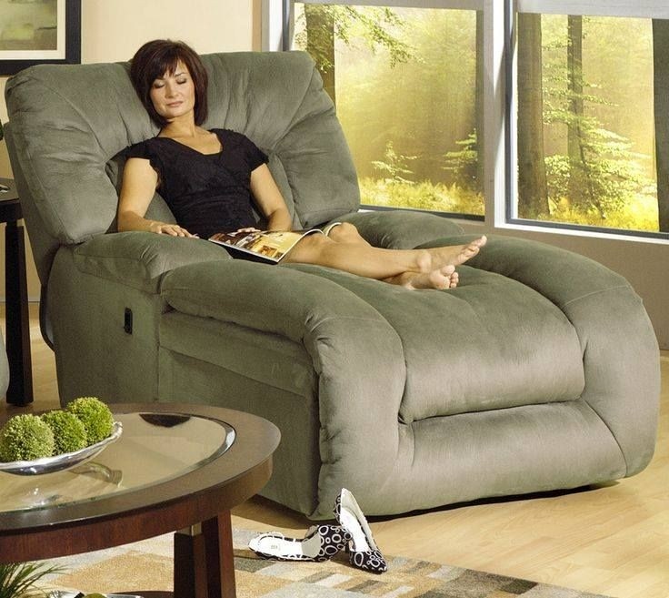 Oversized recliner chair