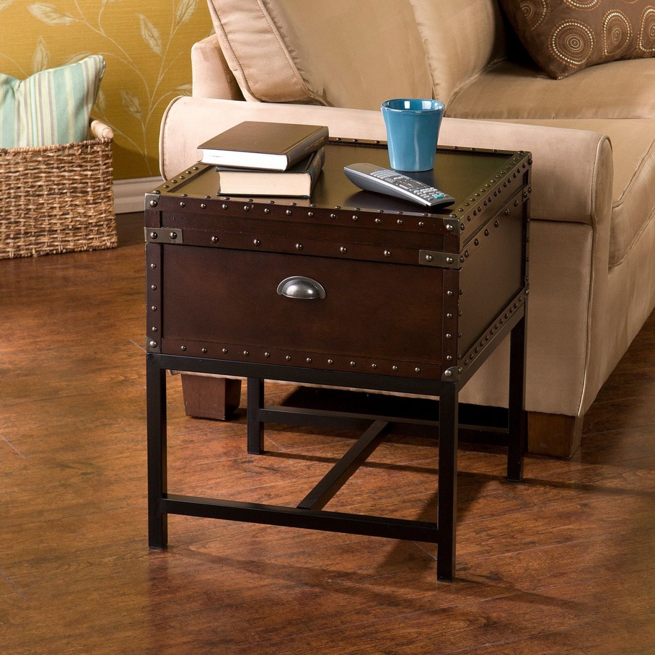 Storage trunk end table 2