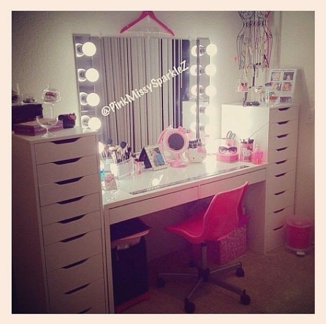 white makeup dresser