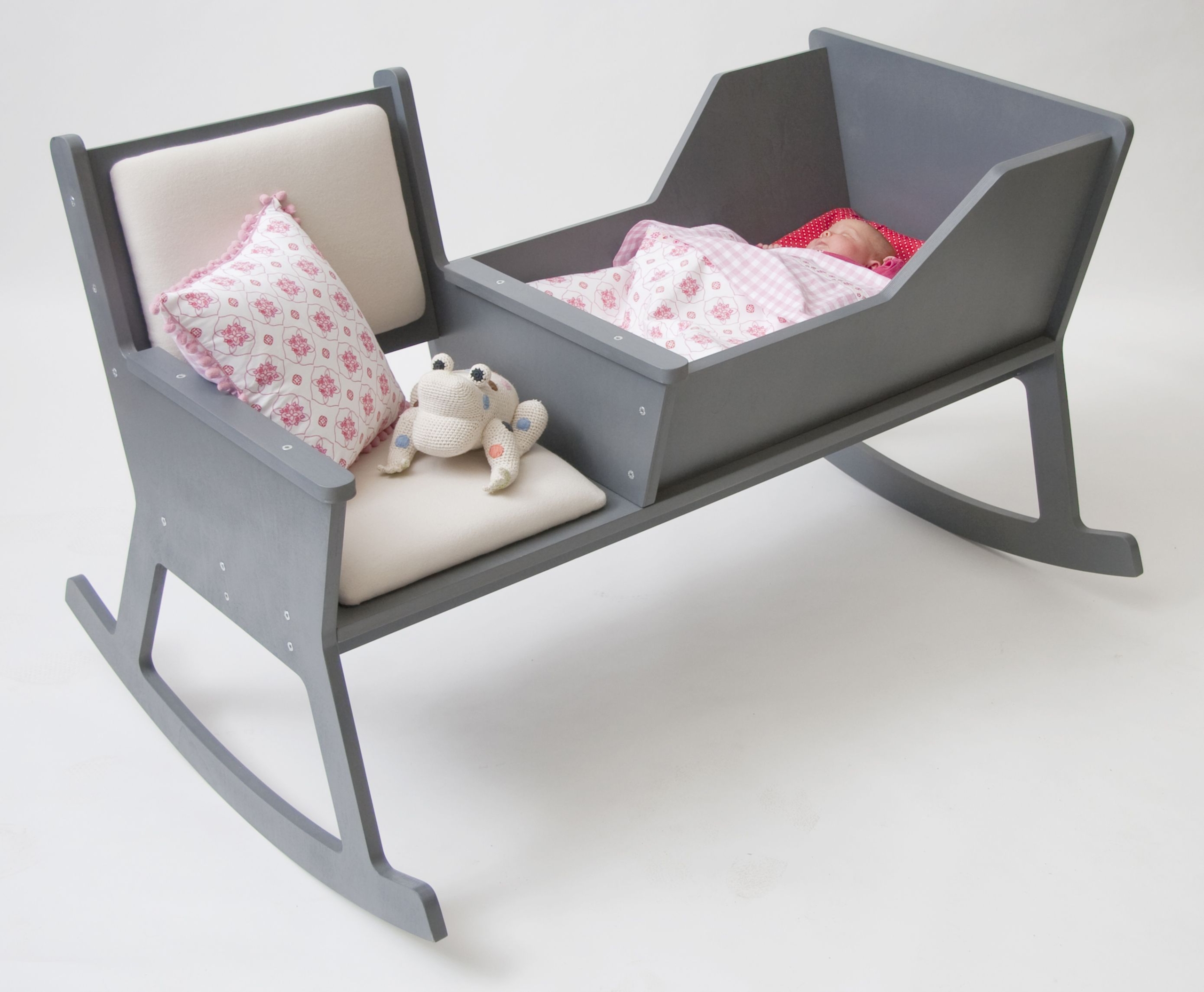 comfortable rocking chair for nursery