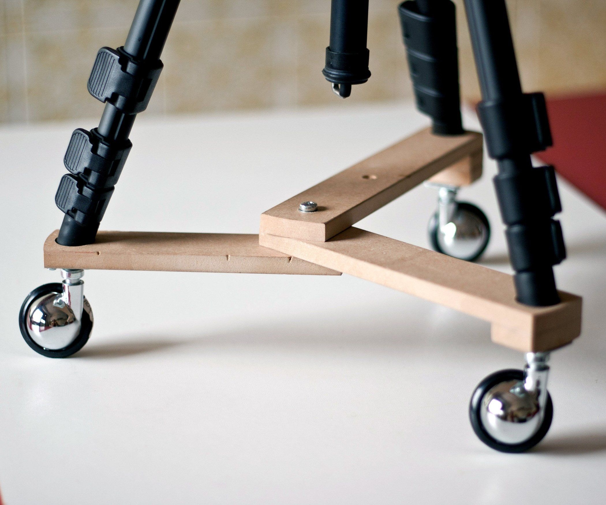 dining room table wheels