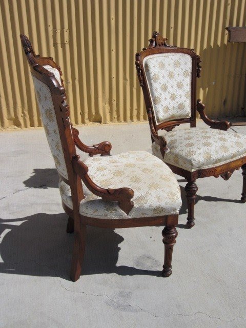 Victorian French Louis XV Style Carved Mahogany Parlor Chair