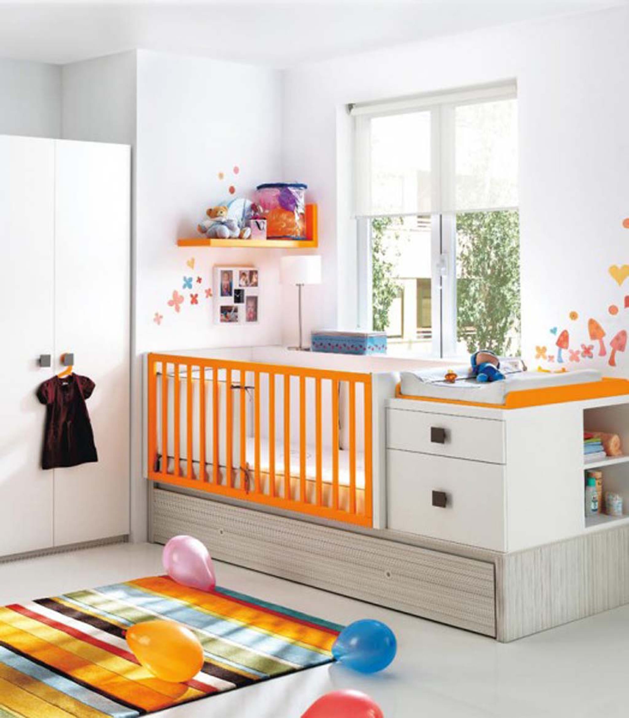 Baby crib store with storage drawer